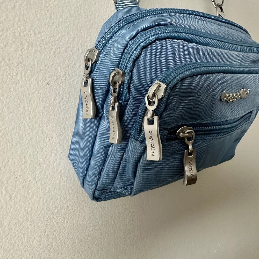 Baggallini Crossbody - Picture 4 of 10